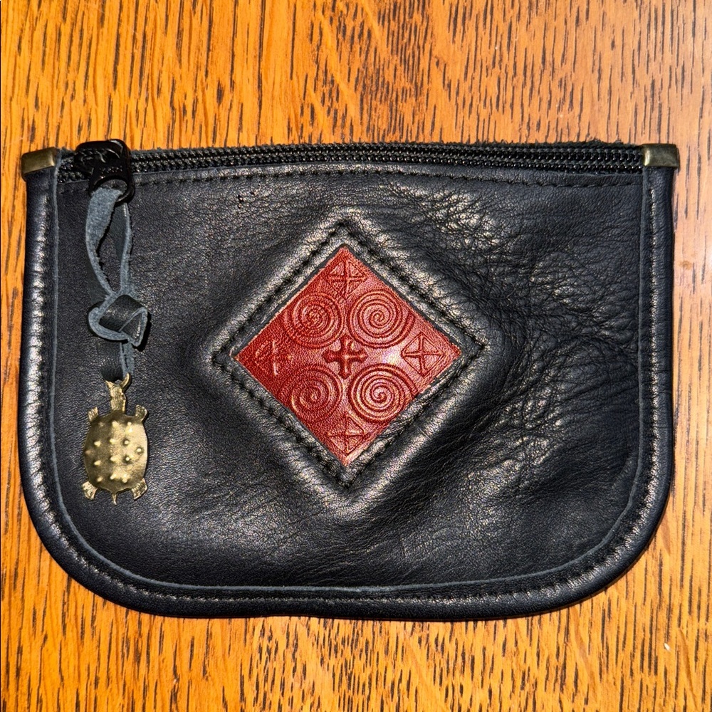 TURTLE RIDGE money purse & brass turtle charm Ancient symbol Triskele Like new